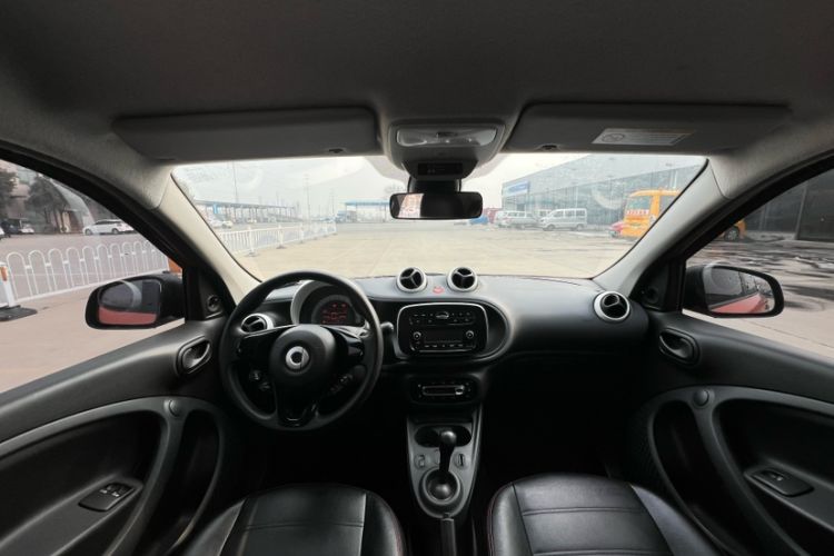 Used smart forfour 2016 1.0L 52 kW Dynamic Edition Interior 2
