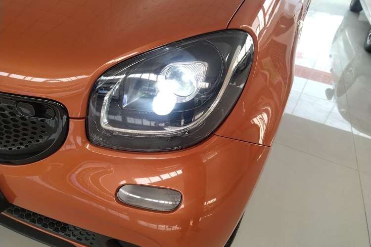 Used smart forfour 2016 1.0L 52 kW Passion Edition Left Front Headlight