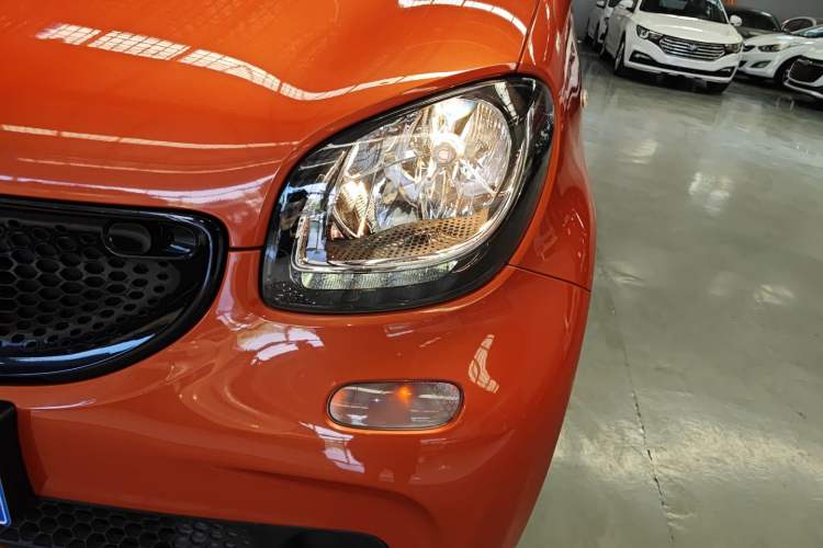 Used smart forfour 2016 1.0L 52 kW Passion Edition Left Front Headlight