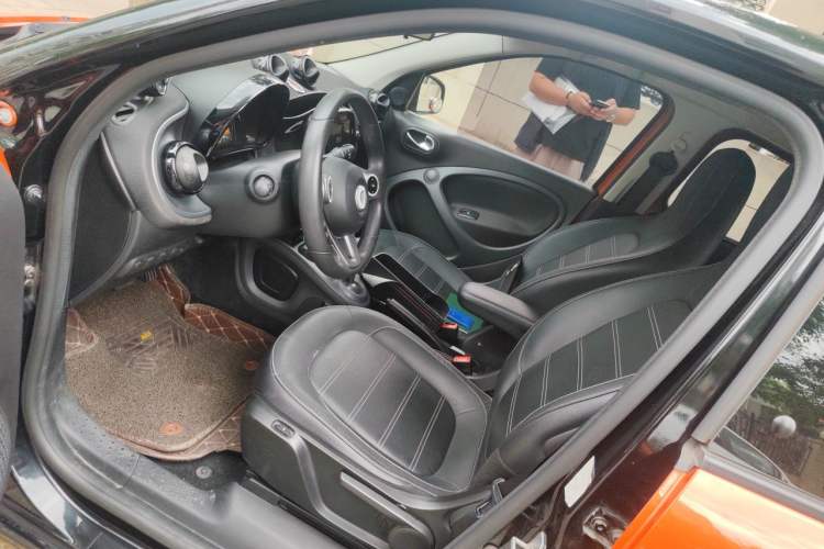 Used smart forfour 2016 0.9T 66 kW Pioneer Edition Left Front Seat