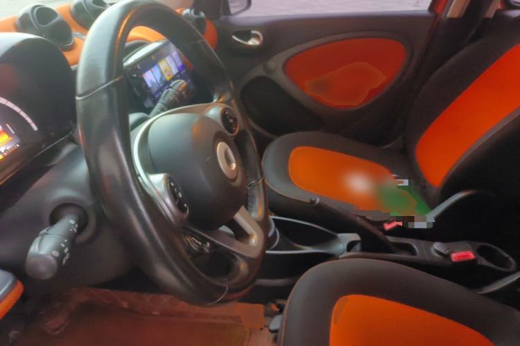 Used smart forfour 2016 1.0L 52 kW Passion Edition Left Front Seat
