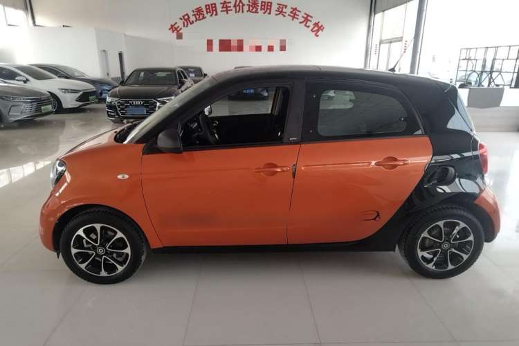 Used smart forfour 2016 1.0L 52 kW Passion Edition Left Side