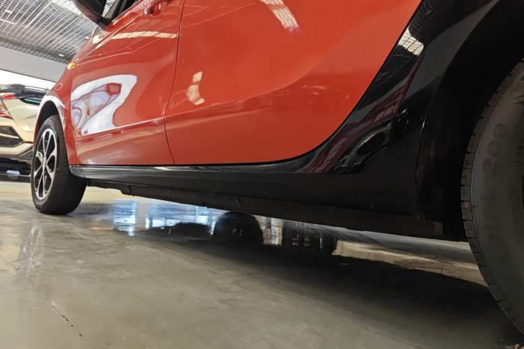 Used smart forfour 2016 1.0L 52 kW Passion Edition Left Side Sill