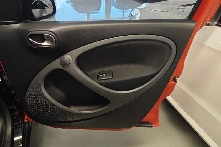 Used smart forfour 2016 1.0L 52 kW Passion Edition Right Front Door Interior