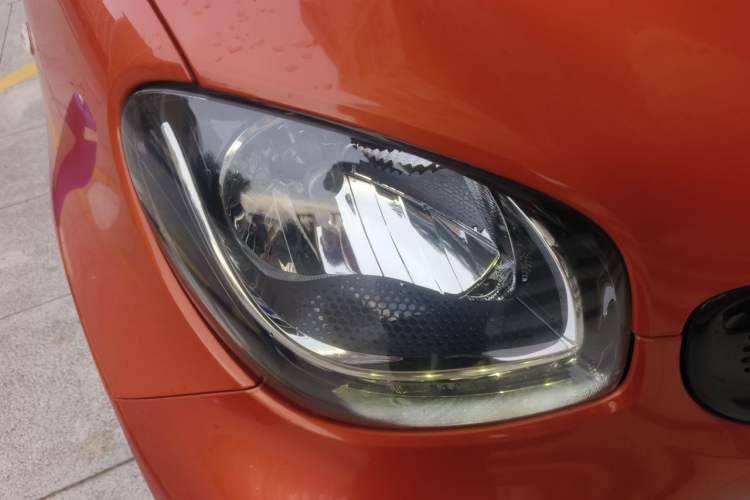 Used smart forfour 2016 1.0L 52 kW Passion Edition Right Front Headlight