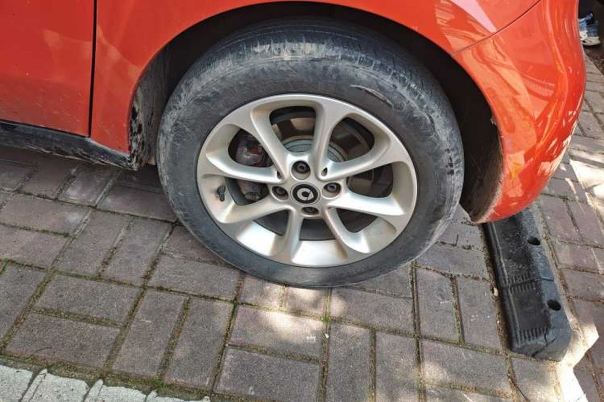 Used smart forfour 2016 1.0L 52 kW Dynamic Edition Right Front Wheel Hub