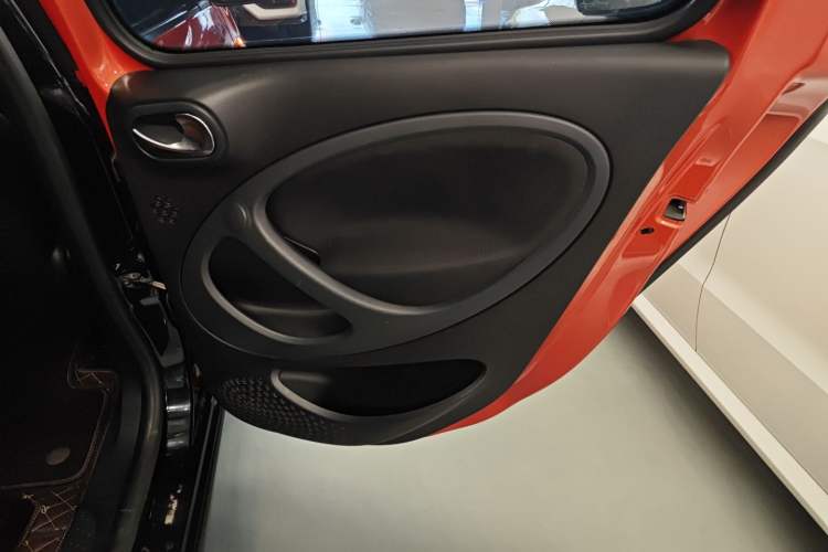 Used smart forfour 2016 1.0L 52 kW Passion Edition Right Rear Door Interior