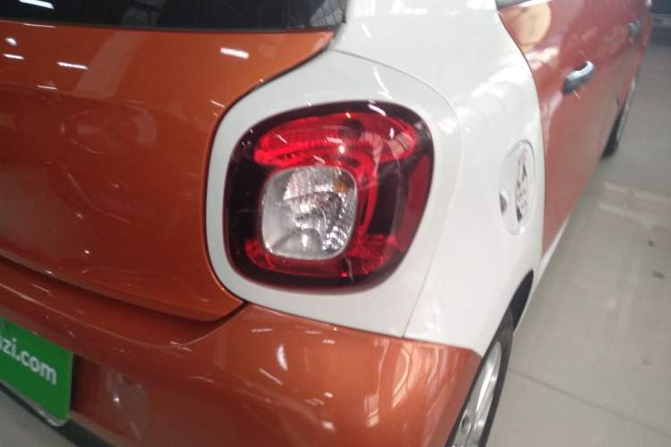 Used smart forfour 2016 1.0L 52 kW Dynamic Edition Right Rear Taillight