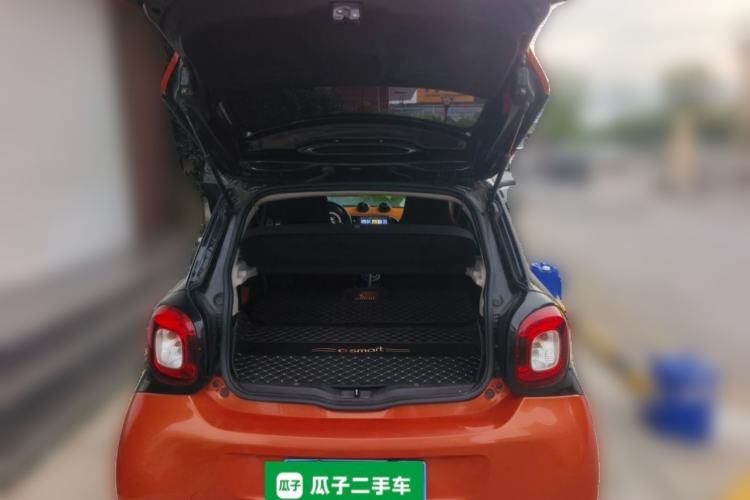 Used smart forfour 2016 1.0L 52 kW Passion Edition Trunk