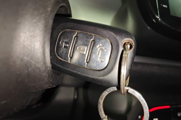 Used smart forfour 2016 1.0L 52 kW Passion Edition Vehicle Key