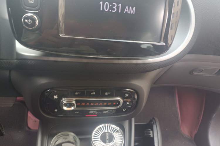 Used smart forfour 2016 0.9T 66 kW Pioneer Edition Audio And AC Panel