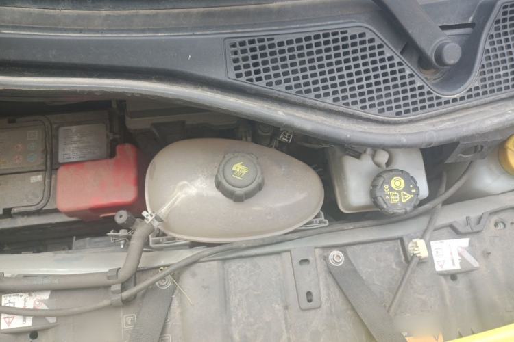 Used smart forfour 2016 0.9T 66 kW Pioneer Edition Engine Bay