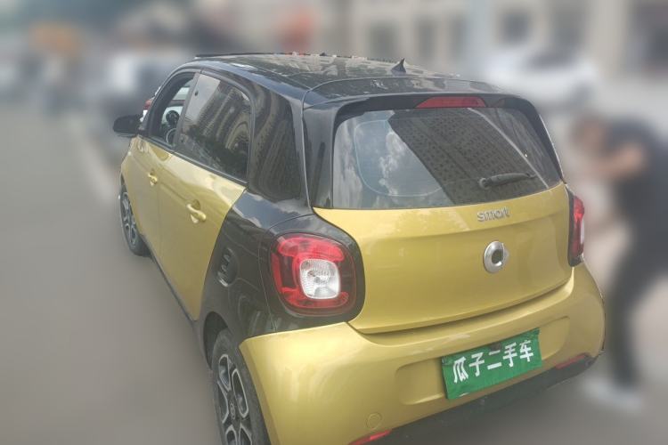 Used smart forfour 2016 0.9T 66 kW Pioneer Edition Rear Left 45 Deg