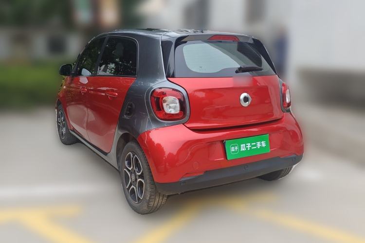 Used smart forfour 2016 0.9T 66 kW Pioneer Edition Rear Left 45 Deg