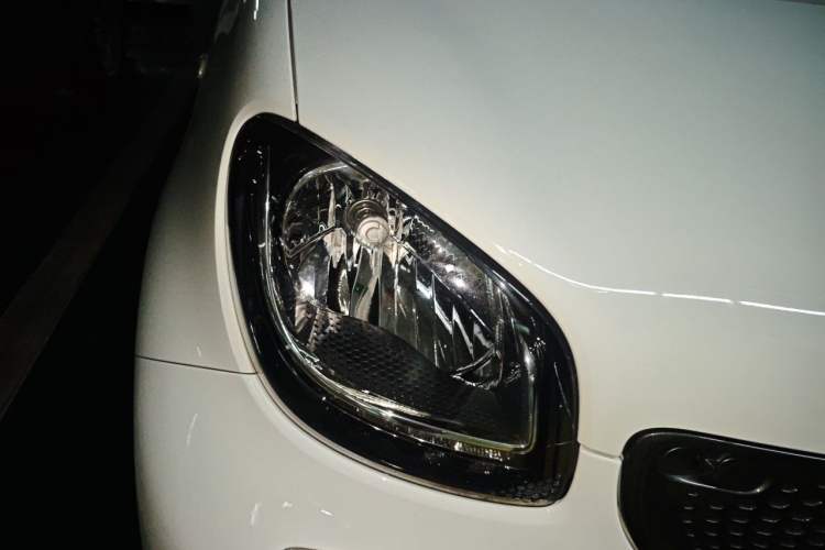 Used smart forfour  Right Front Headlight