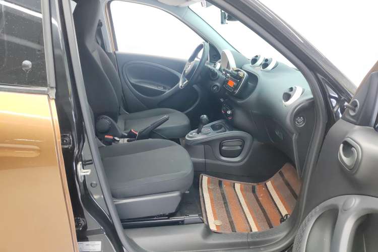 Used smart forfour 2016 1.0L 52 kW Dynamic Edition Right Front Seat