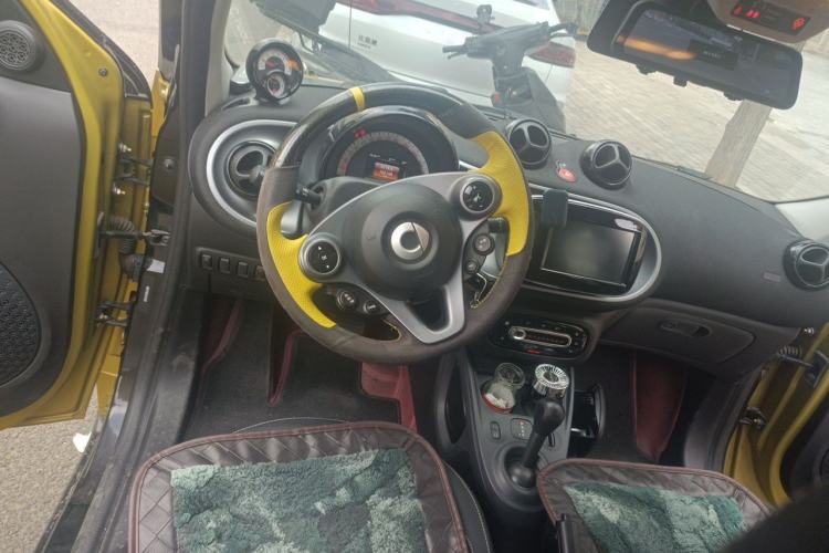 Used smart forfour 2016 0.9T 66 kW Pioneer Edition Steering Wheel