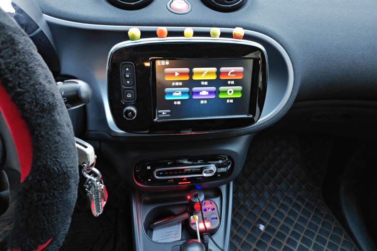 Used smart forfour 2016 0.9T 66 kW Pioneer Edition Audio And AC Panel
