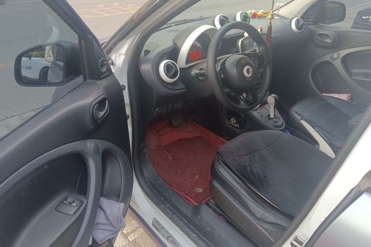 Used smart forfour 2016 1.0L 52 kW Dynamic Edition Driver Seat
