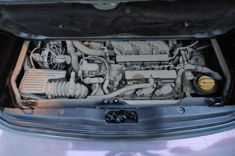 Used smart forfour 2016 0.9T 66 kW Pioneer Edition Engine Bay