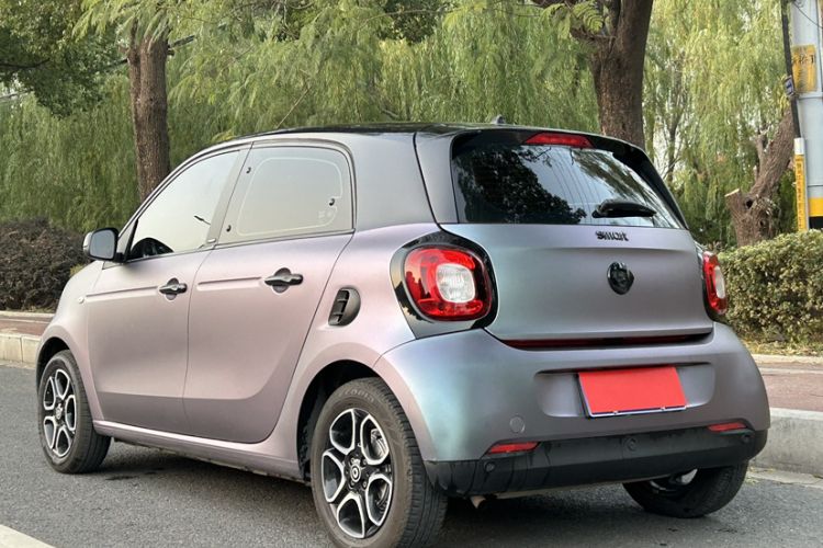 Used smart forfour 2016 0.9T 66 kW Pioneer Edition Exterior 3