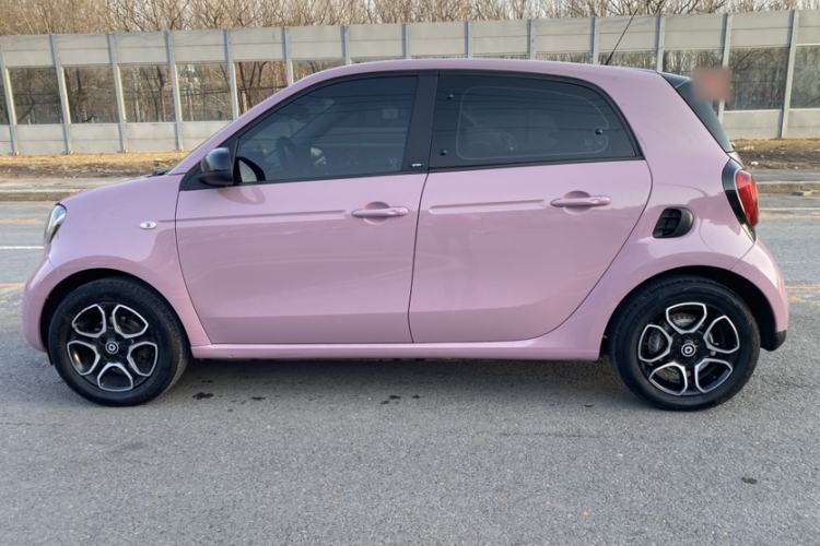 Used smart forfour 2016 0.9T 66 kW Pioneer Edition Exterior 4