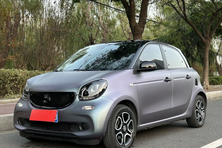 Used smart forfour 2016 0.9T 66 kW Pioneer Edition Exterior 4