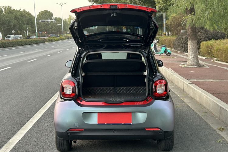 Used smart forfour 2016 0.9T 66 kW Pioneer Edition Exterior 5