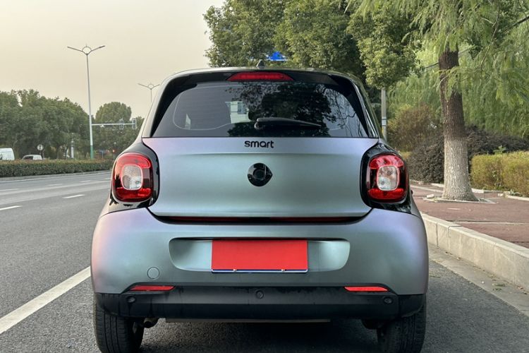 Used smart forfour 2016 0.9T 66 kW Pioneer Edition Exterior 7