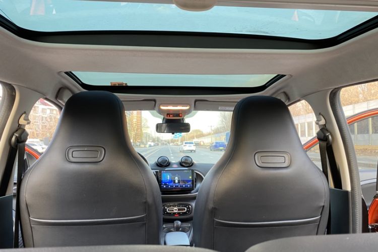 Used smart forfour 2016 0.9T 66 kW Pioneer Edition Interior 1