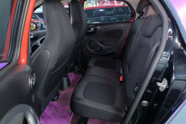 Used smart forfour 2016 1.0L 52 kW Passion Edition Interior 1