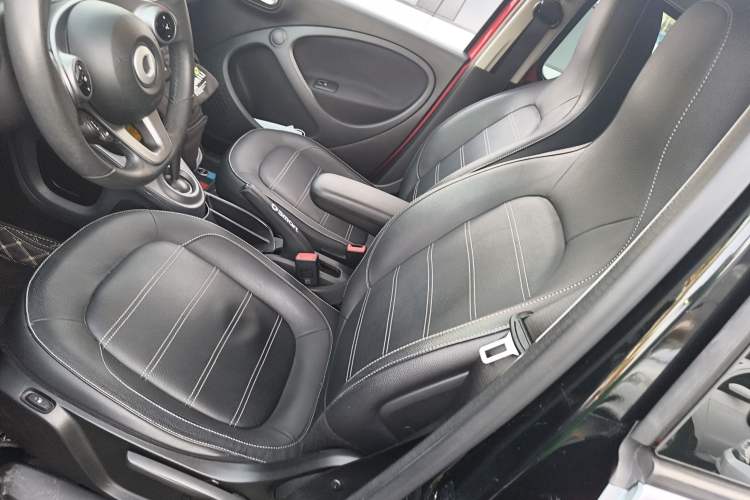 Used smart forfour 2016 0.9T 66 kW Pioneer Edition Left Front Seat