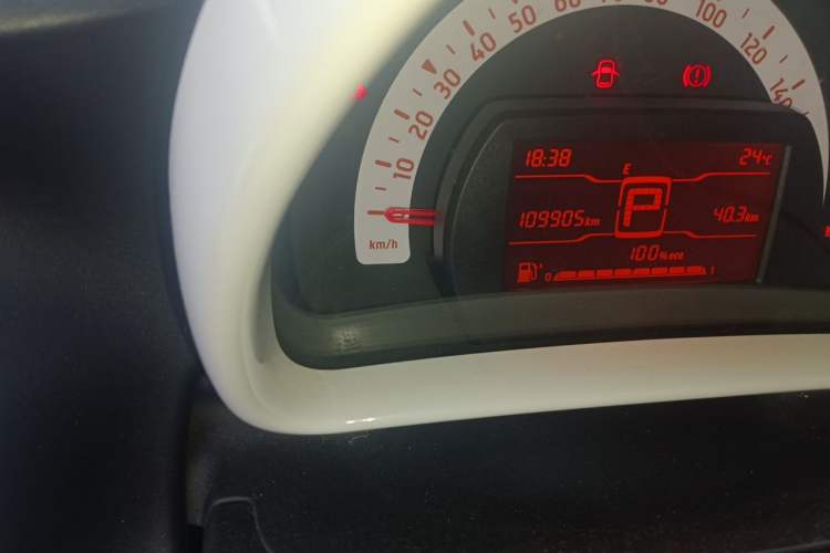 Used smart forfour 2016 1.0L 52 kW Dynamic Edition Odometer Close Up