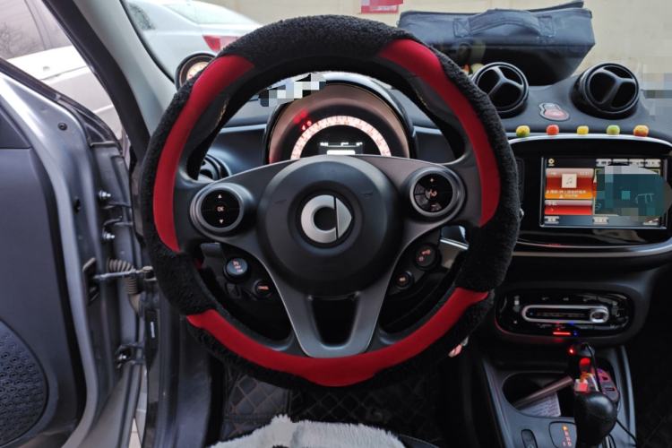 Used smart forfour 2016 0.9T 66 kW Pioneer Edition Steering Wheel