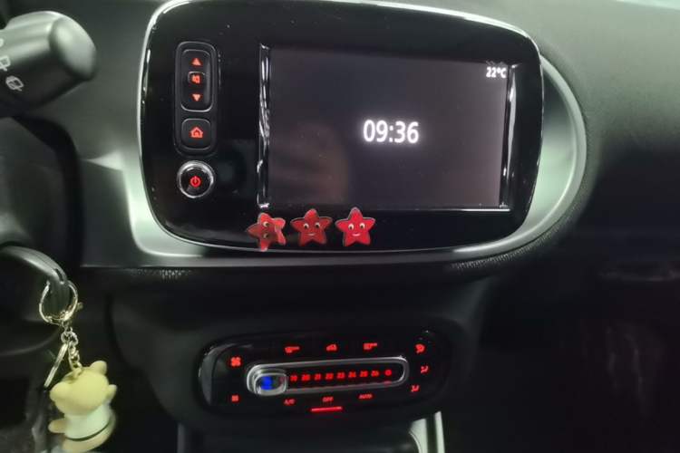 Used smart forfour 2016 0.9T 66 kW Pioneer Edition Audio And AC Panel