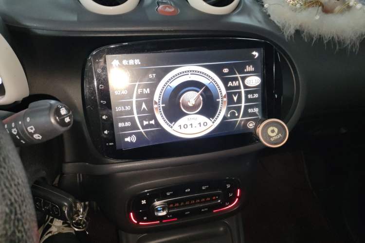 Used smart forfour 2016 1.0L 52 kW Dynamic Edition Audio And AC Panel