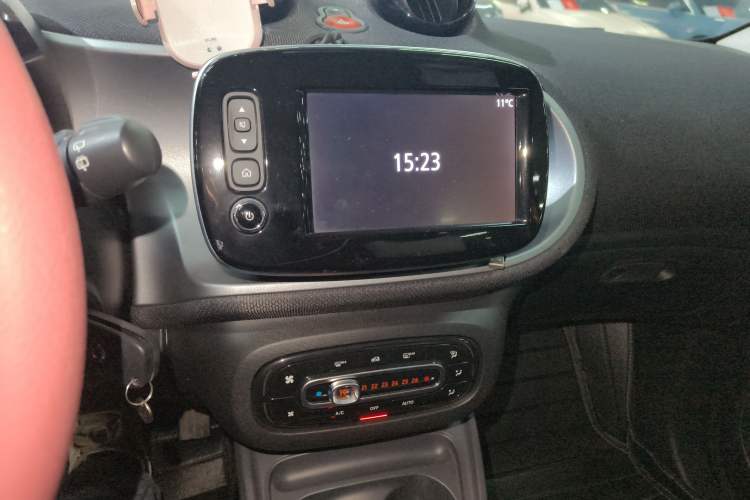 Used smart forfour 2016 0.9T 66 kW Pioneer Edition Audio And AC Panel