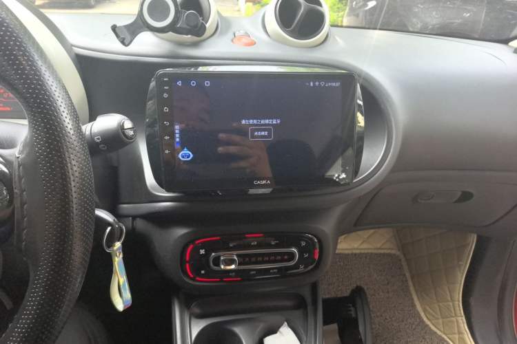 Used smart forfour 2016 1.0L 52 kW Dynamic Edition Audio And AC Panel
