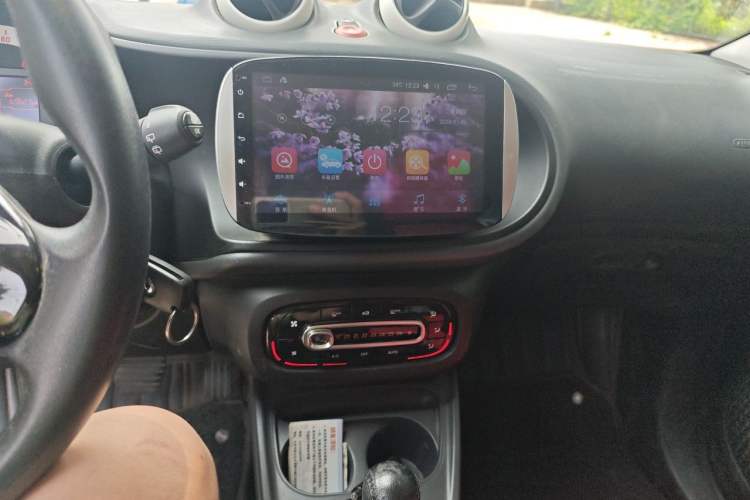 Used smart forfour 2016 1.0L 52 kW Dynamic Edition Audio And AC Panel