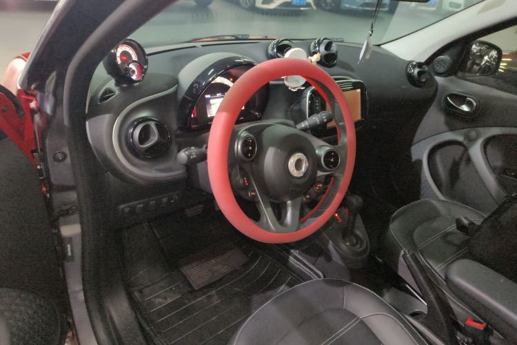 Used smart forfour 2016 0.9T 66 kW Pioneer Edition Center Console