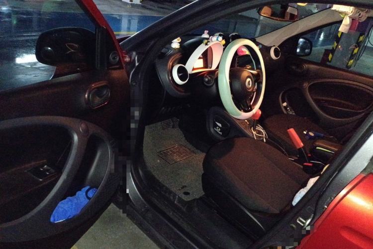Used smart forfour 2016 1.0L 52 kW Dynamic Edition Driver Seat