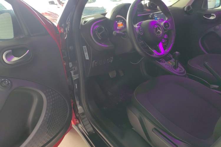Used smart forfour 2016 1.0L 52 kW Passion Edition Driver Seat