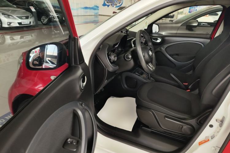Used smart forfour 2016 1.0L 52 kW Passion Edition Driver Seat