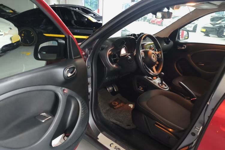 Used smart forfour 2016 1.0L 52 kW Passion Edition Driver Seat