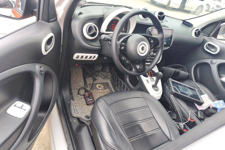 Used smart forfour 2016 1.0L 52 kW Dynamic Edition Driver Seat