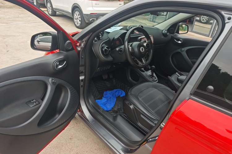 Used smart forfour 2016 0.9T 66 kW Pioneer Edition Driver Seat