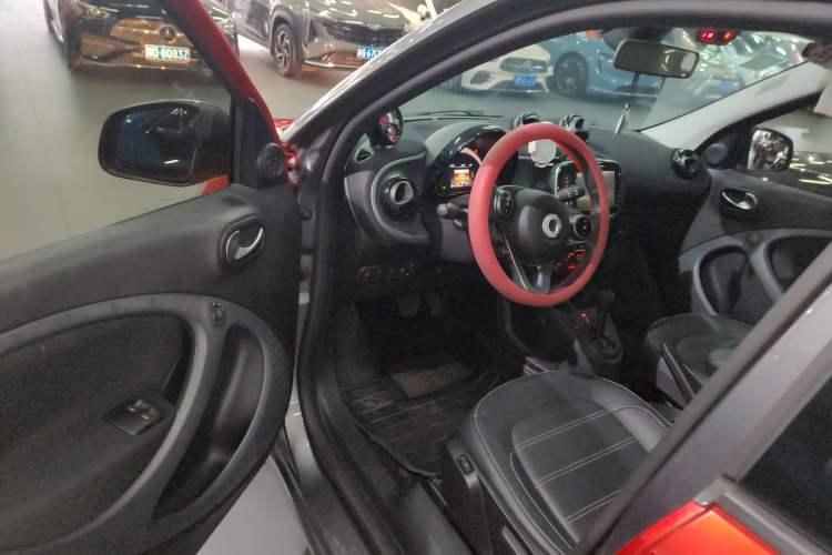 Used smart forfour 2016 0.9T 66 kW Pioneer Edition Driver Seat