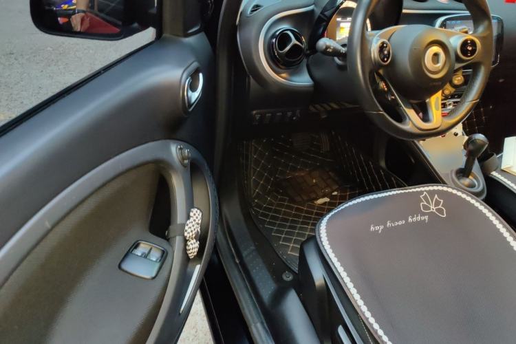 Used smart forfour 2016 1.0L 52 kW Passion Edition Driver Seat