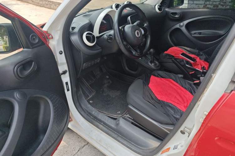 Used smart forfour 2016 1.0L 52 kW Dynamic Edition Driver Seat