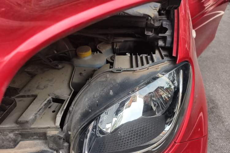 Used smart forfour 2016 0.9T 66 kW Pioneer Edition Engine Bay Left